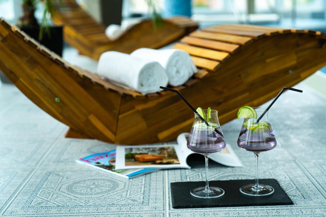 Hotel Kristaly Konferencia & Wellness Ajka Exterior photo